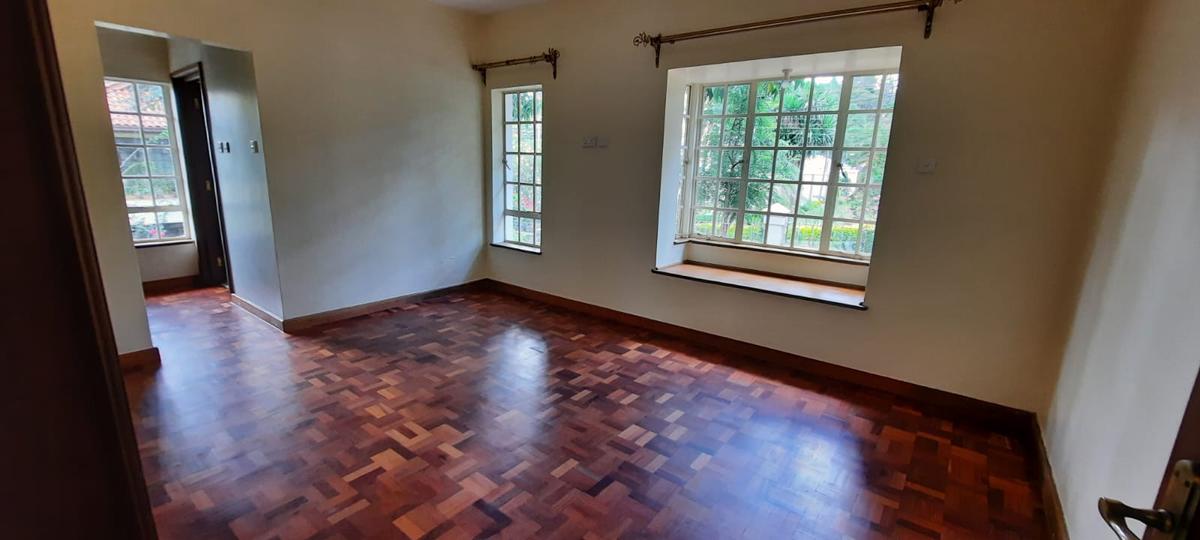 5 Bed Townhouse with En Suite in Lavington - 19