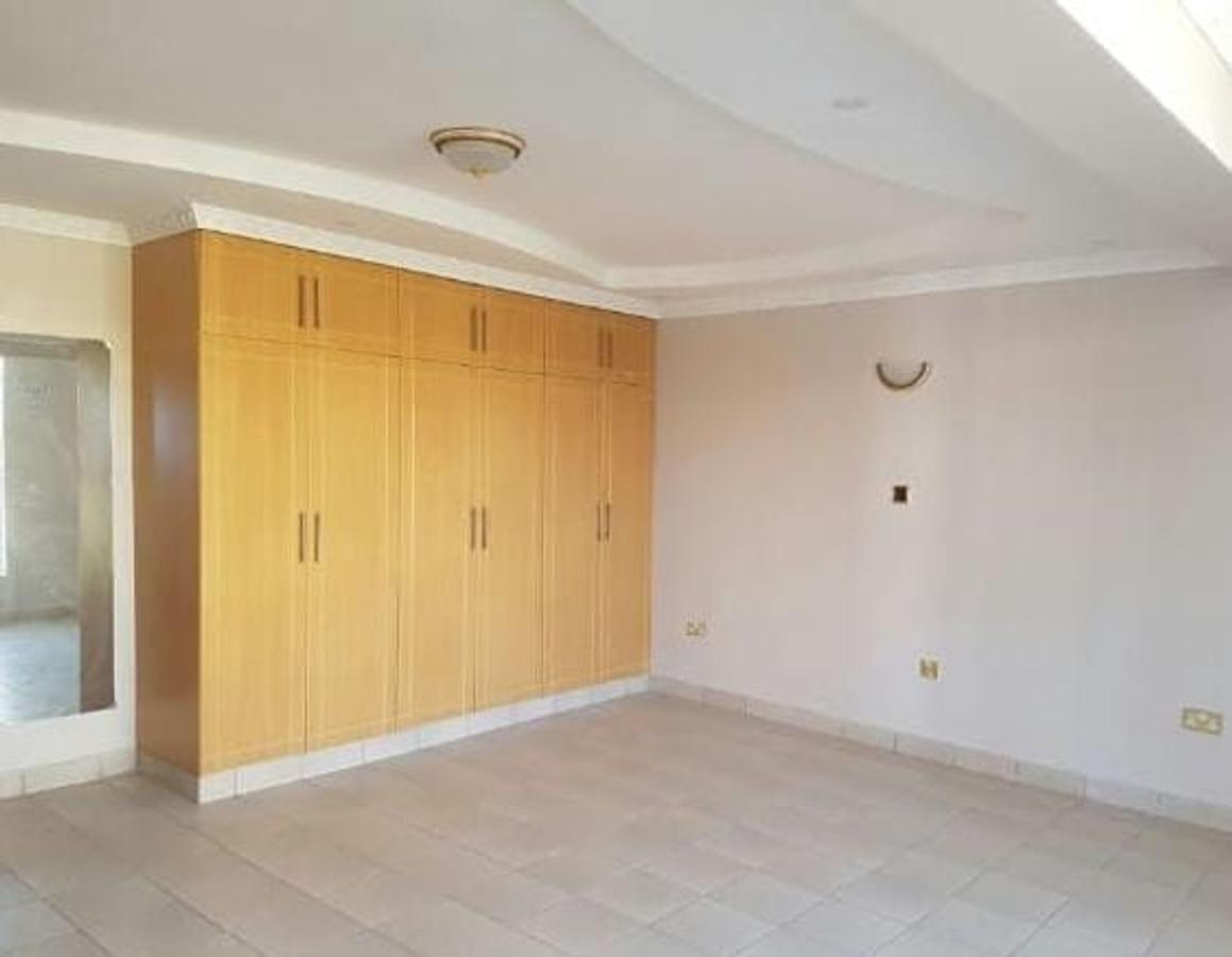 6 Bed House with En Suite in Langata - 5