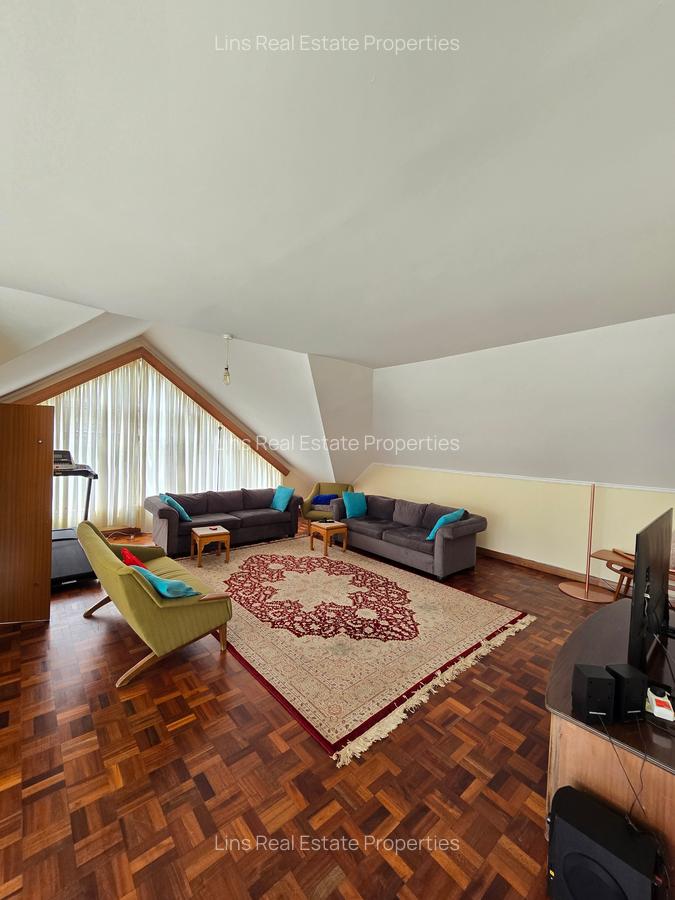 5 Bed Townhouse with En Suite in Lavington - 14