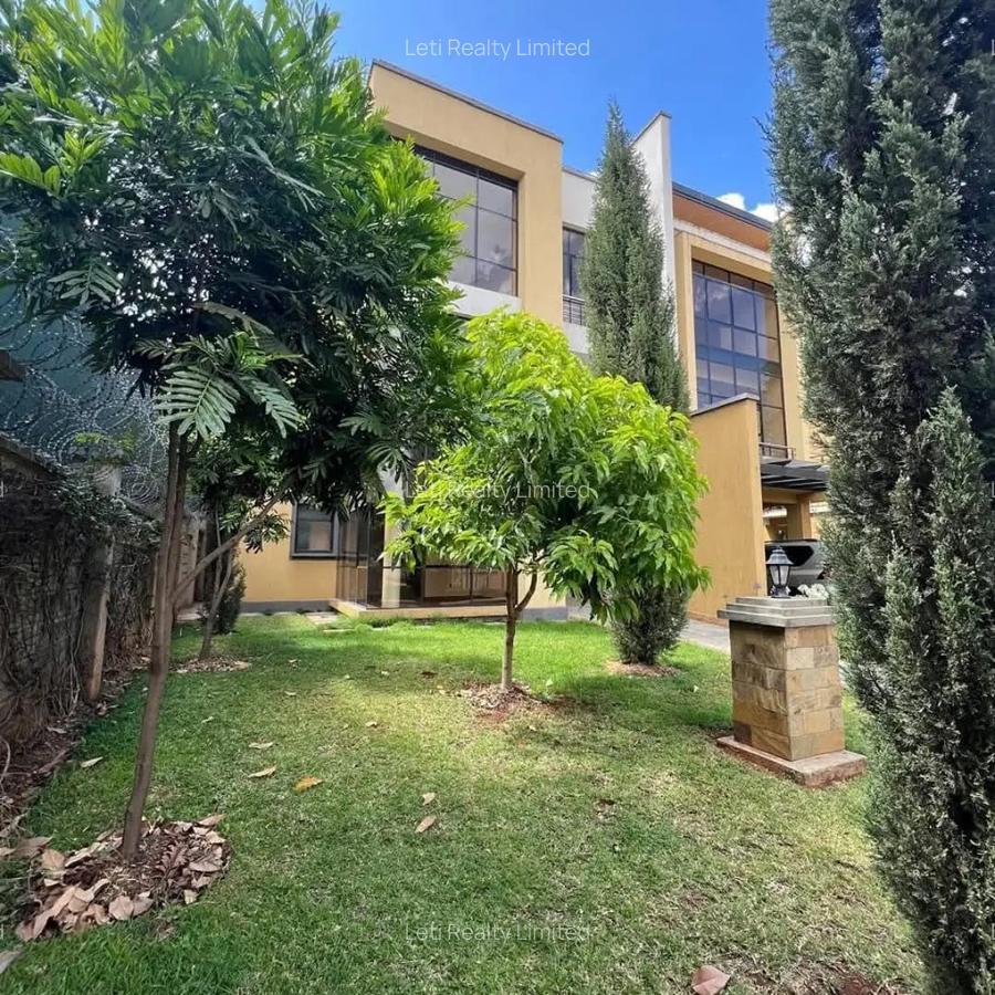 5 Bed Townhouse with En Suite in Lavington - 1