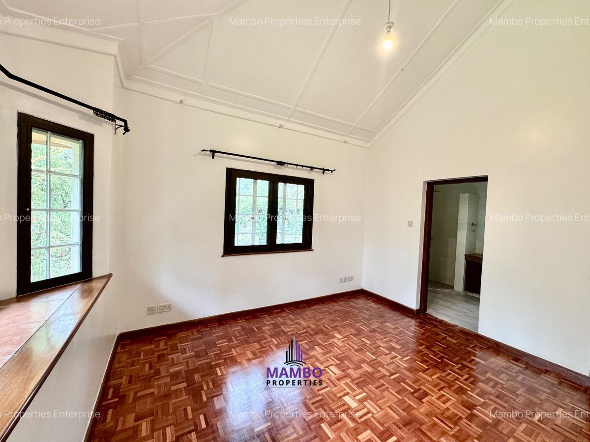 5 Bed Townhouse with En Suite at Rosslyn Lone Tree - 18