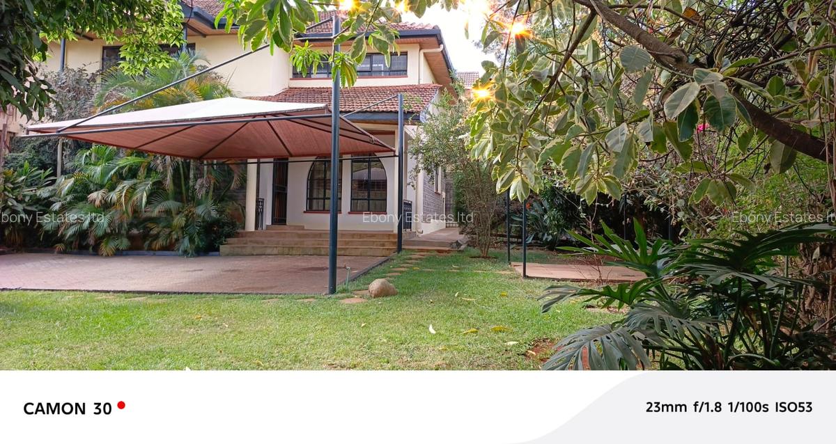 4 Bed Townhouse with En Suite in Lavington - 11