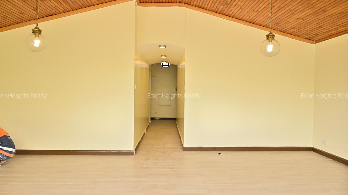 2 Bed Apartment with En Suite in Brookside - 2