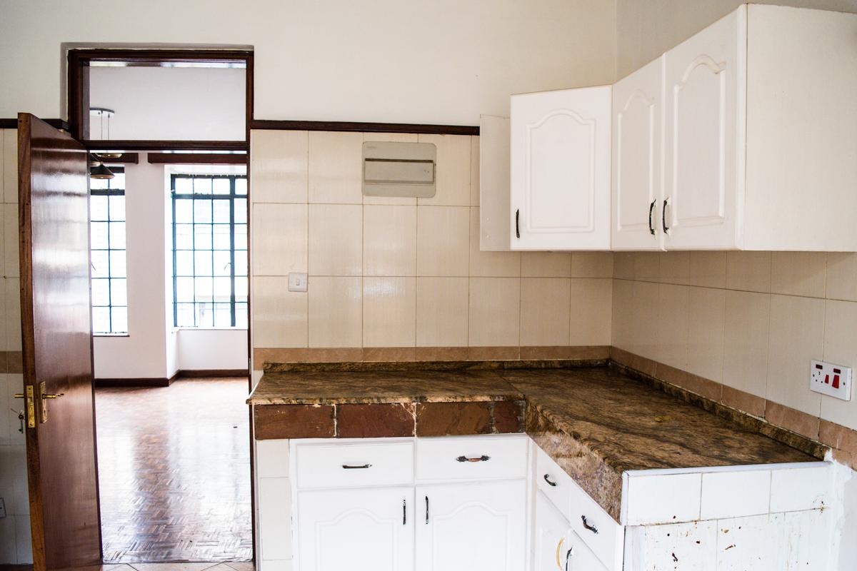 3 Bed Apartment with En Suite in Kileleshwa - 3