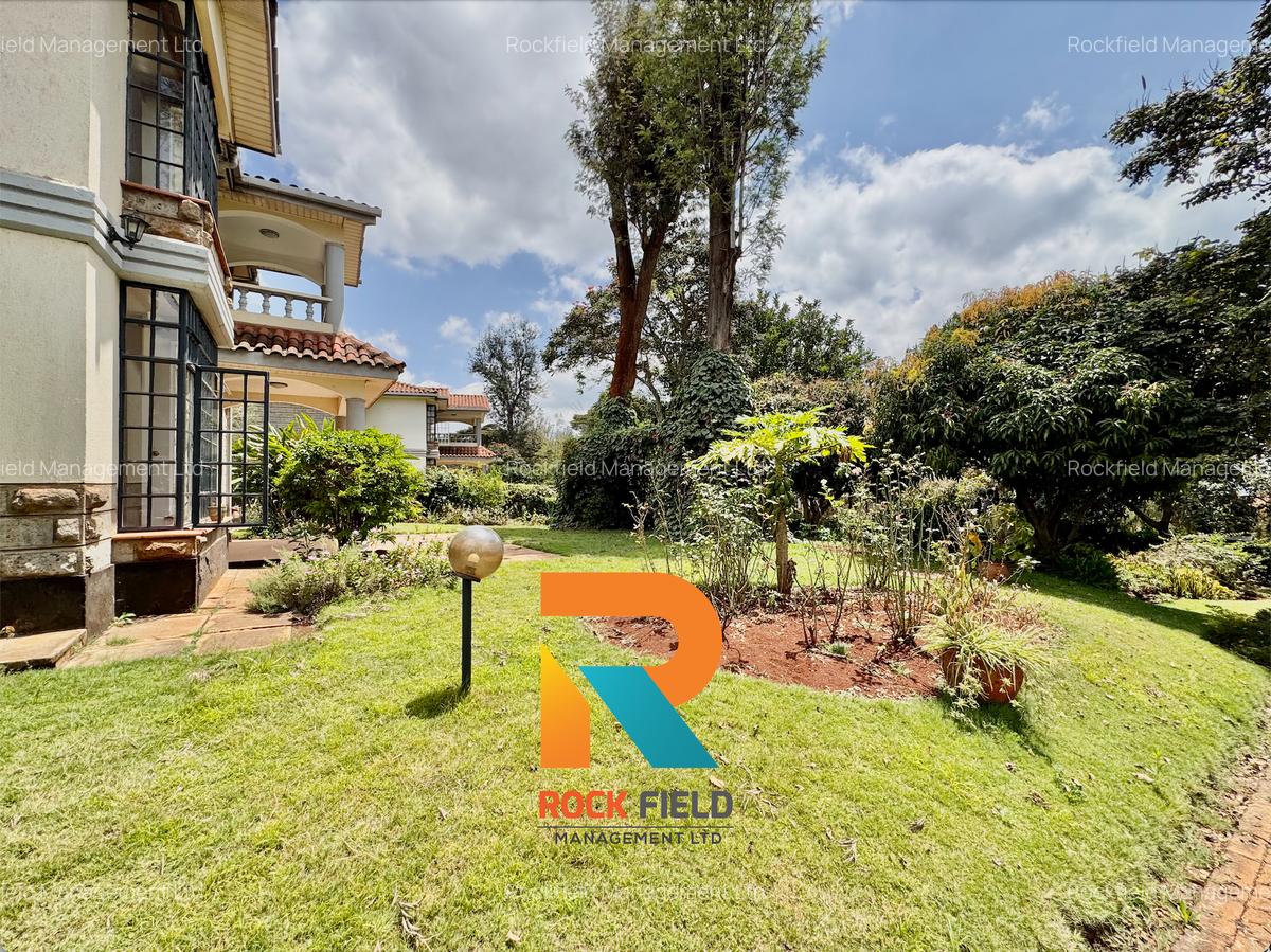 4 Bed Townhouse with En Suite in Rosslyn - 1