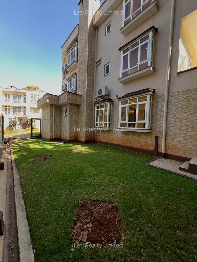 6 Bed Townhouse with En Suite in Lavington - 1