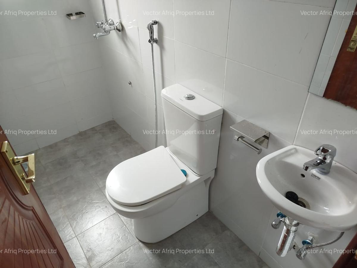 3 Bed House with En Suite at Acacia - 12