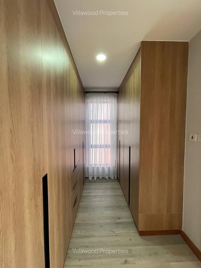 4 Bed Townhouse with En Suite in Membley - 15