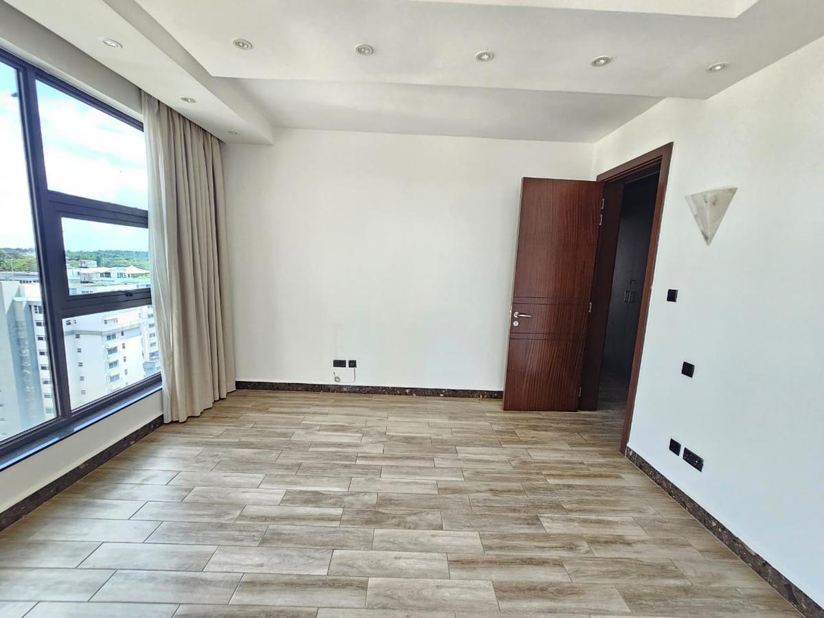 4 Bed Apartment with En Suite in General Mathenge - 10