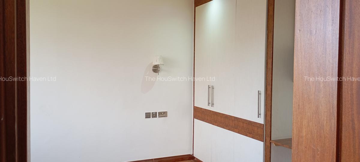 3 Bed Apartment with En Suite at Off Riverside Drive - 13