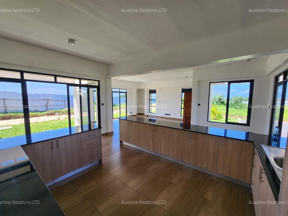 4 Bed Townhouse with En Suite in Vipingo - 20