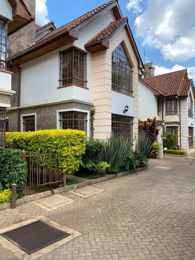 4 Bed Townhouse with En Suite at Lavington - 1