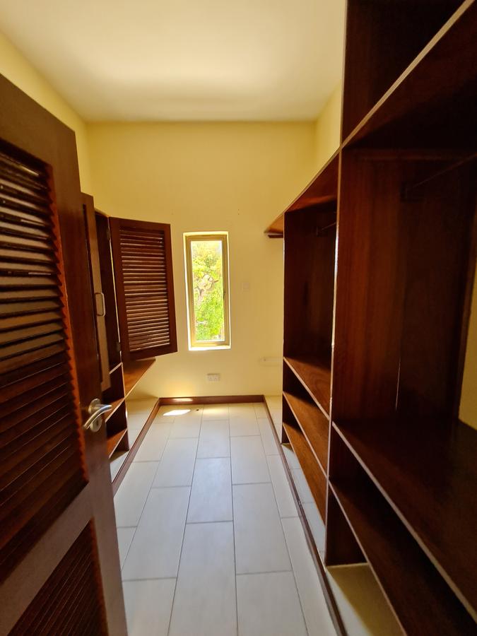 3 Bed Apartment with En Suite in Nyali Area - 14