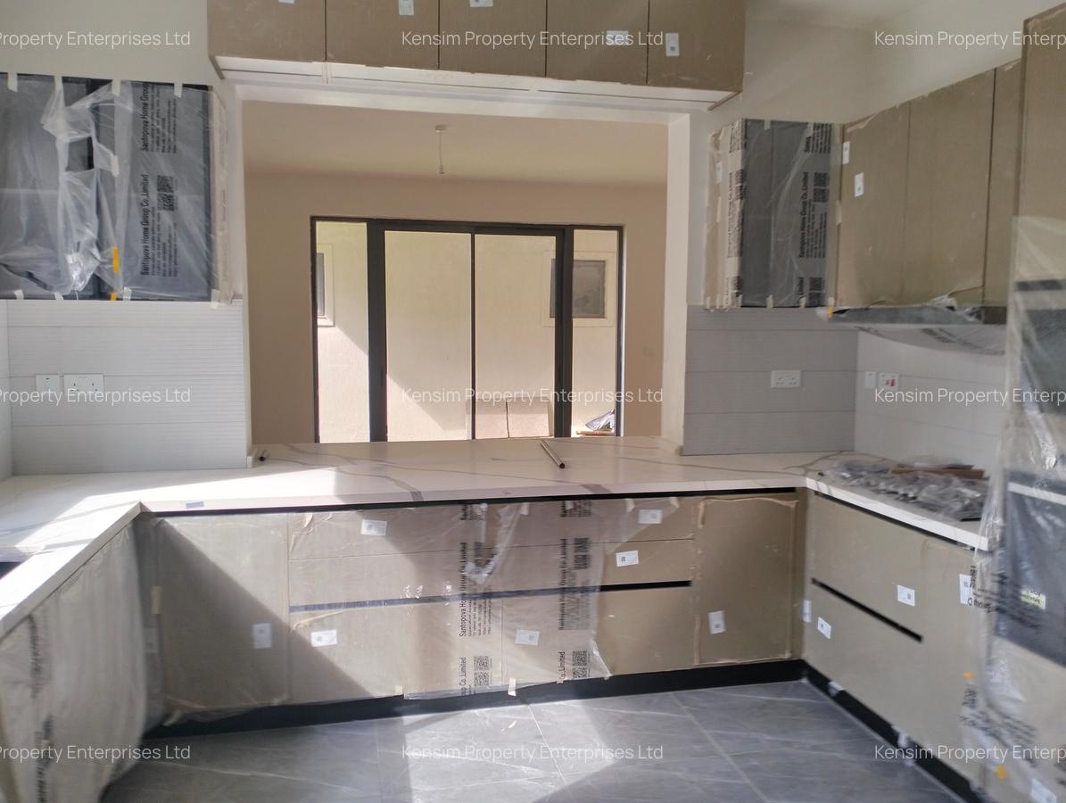 6 Bed Townhouse with En Suite in Lavington - 12