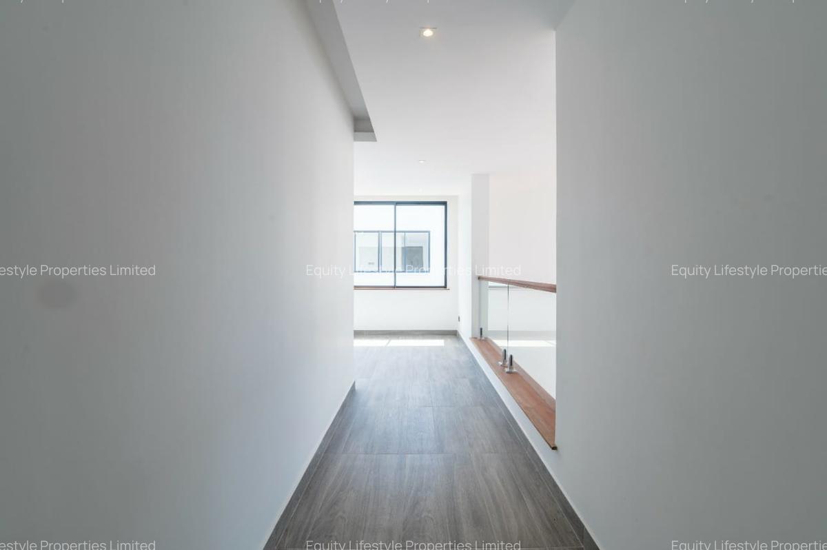 5 Bed Villa with En Suite in Lavington - 7