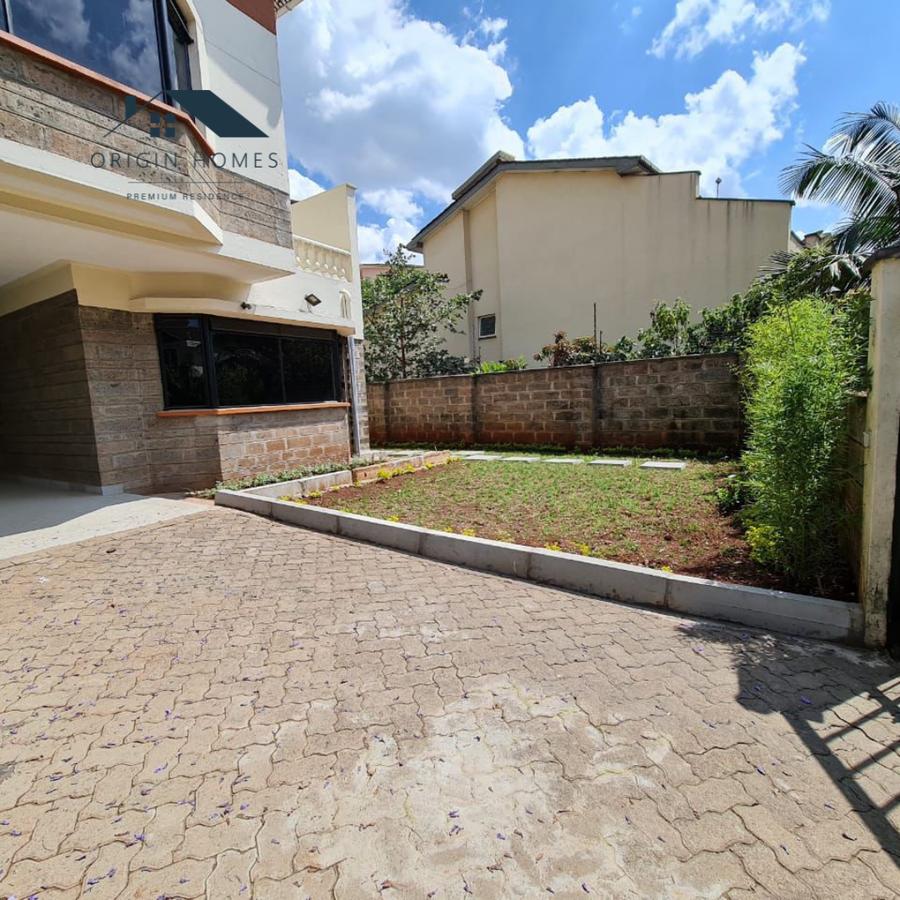 4 Bed Townhouse with En Suite at Westlands - 18