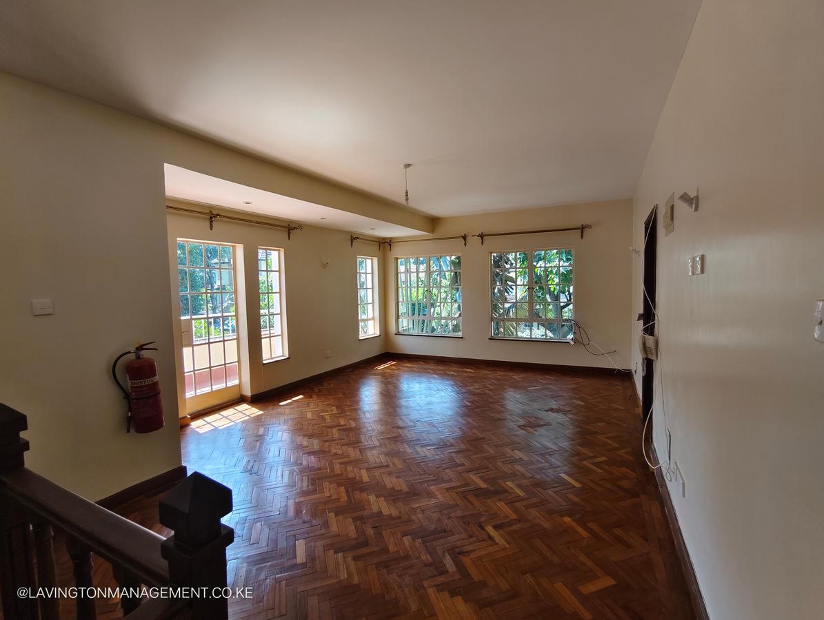 5 Bed Townhouse with En Suite at Lavington Green - 9