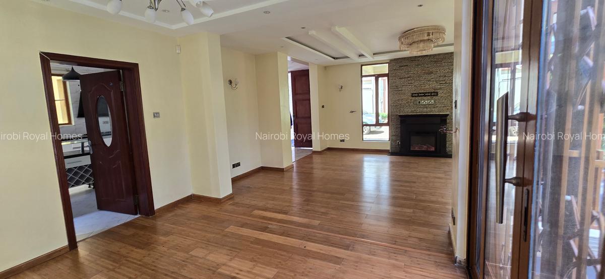 5 Bed Townhouse with En Suite at Lavington Road - 11