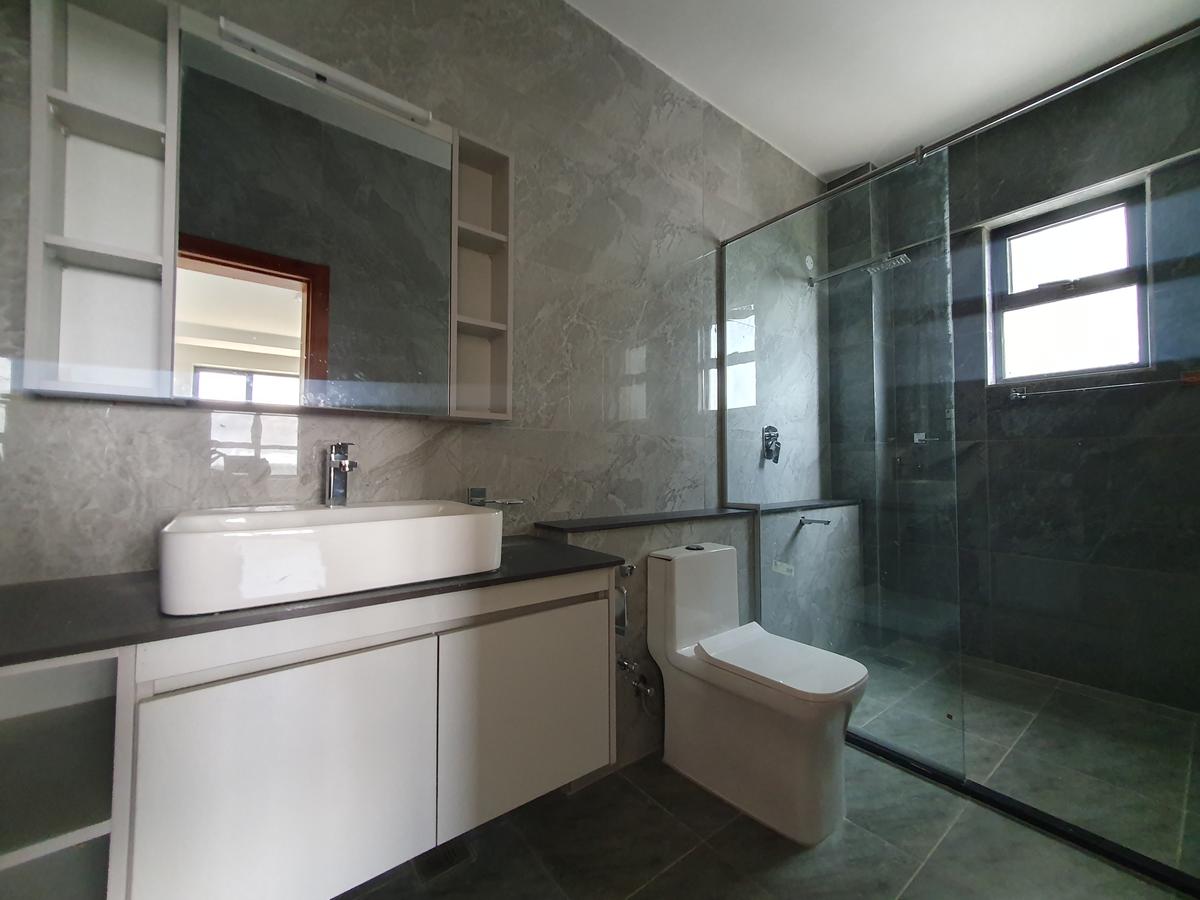 3 Bed Apartment with En Suite in General Mathenge - 14