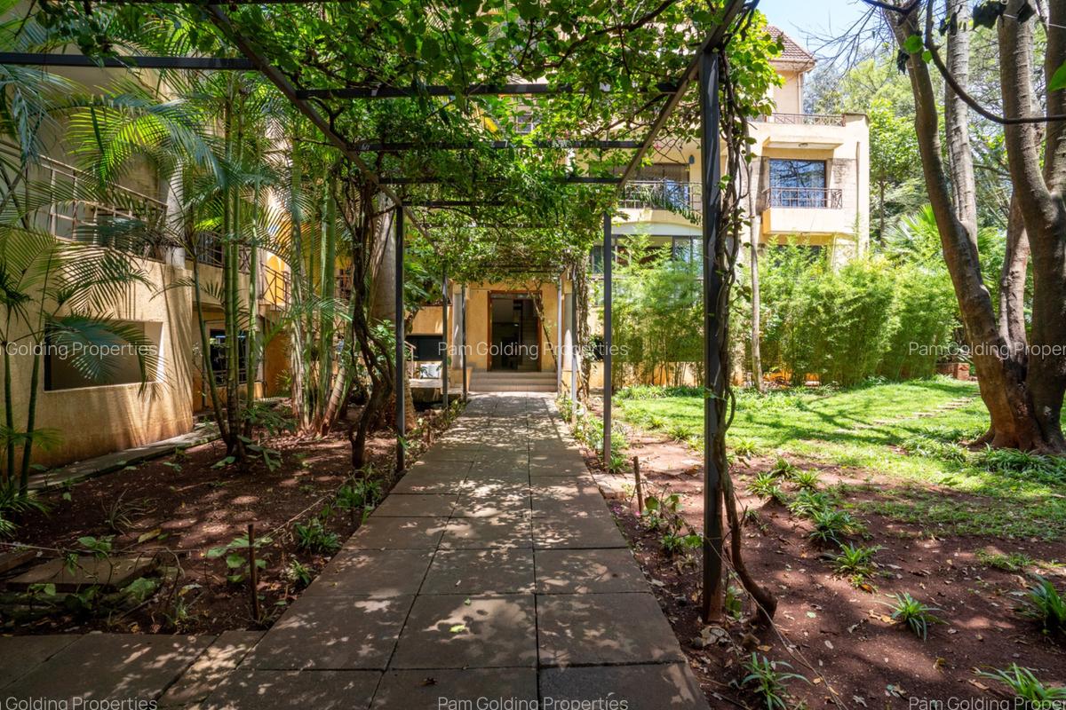 3 Bed Apartment with En Suite at Westlands Avenue - 16