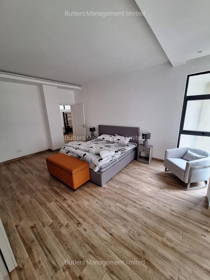 3 Bed Apartment with En Suite in Riverside - 11