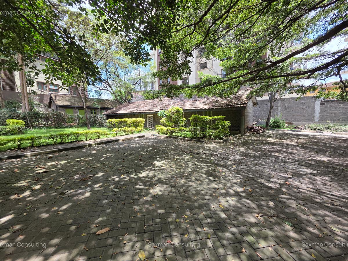 Commercial Property with Service Charge Included in Kilimani - 19