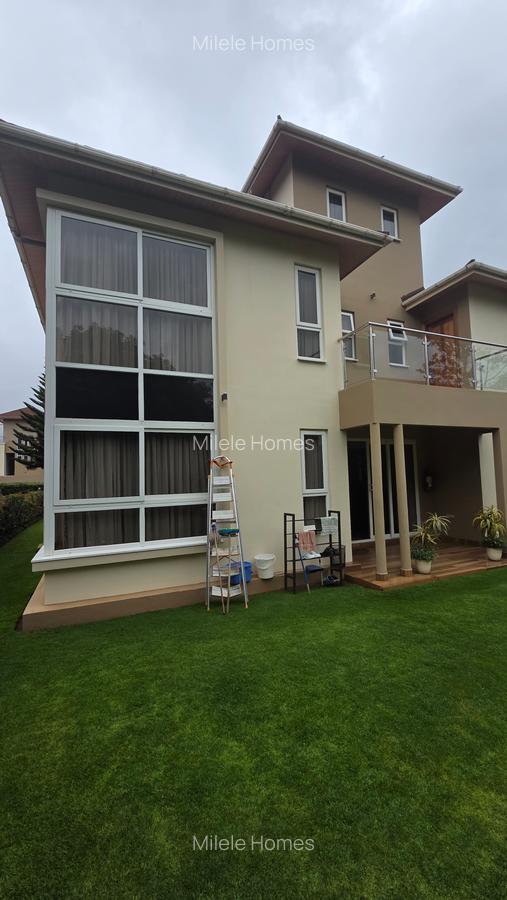 4 Bed Townhouse with En Suite at Iguta - 4