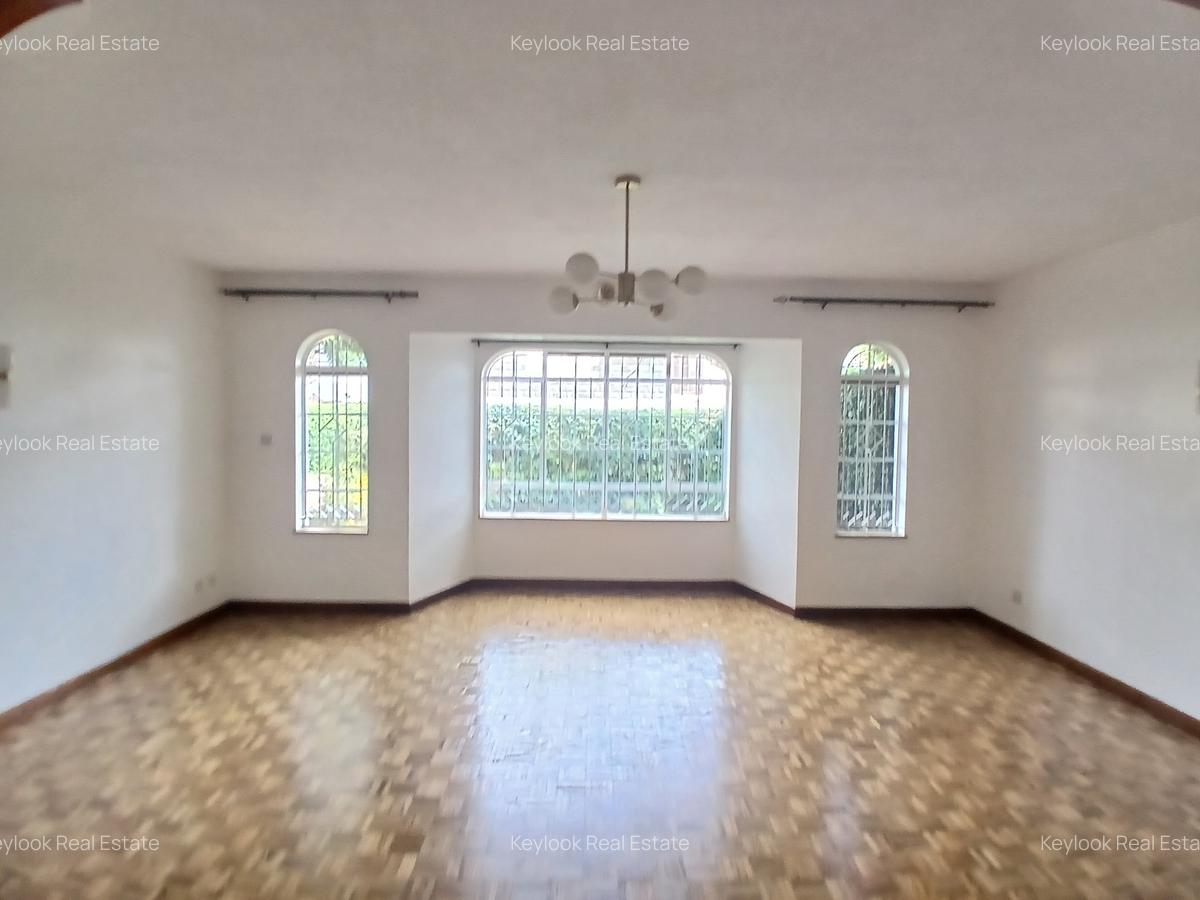 4 Bed Townhouse with En Suite at Lavington - 10