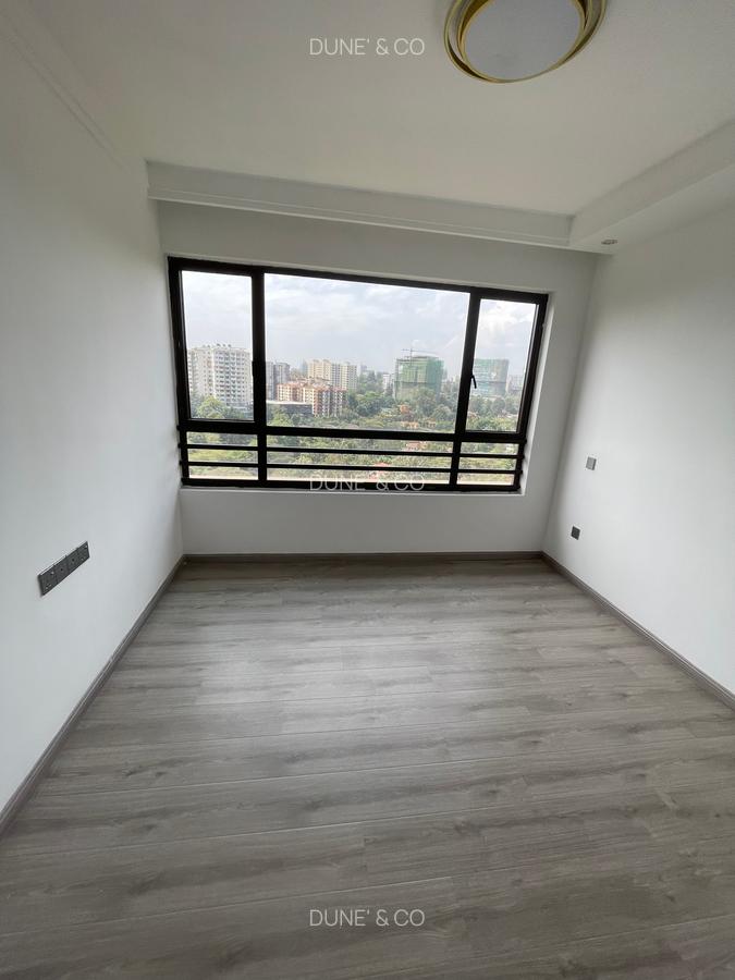 3 Bed Apartment with En Suite in Riverside - 18