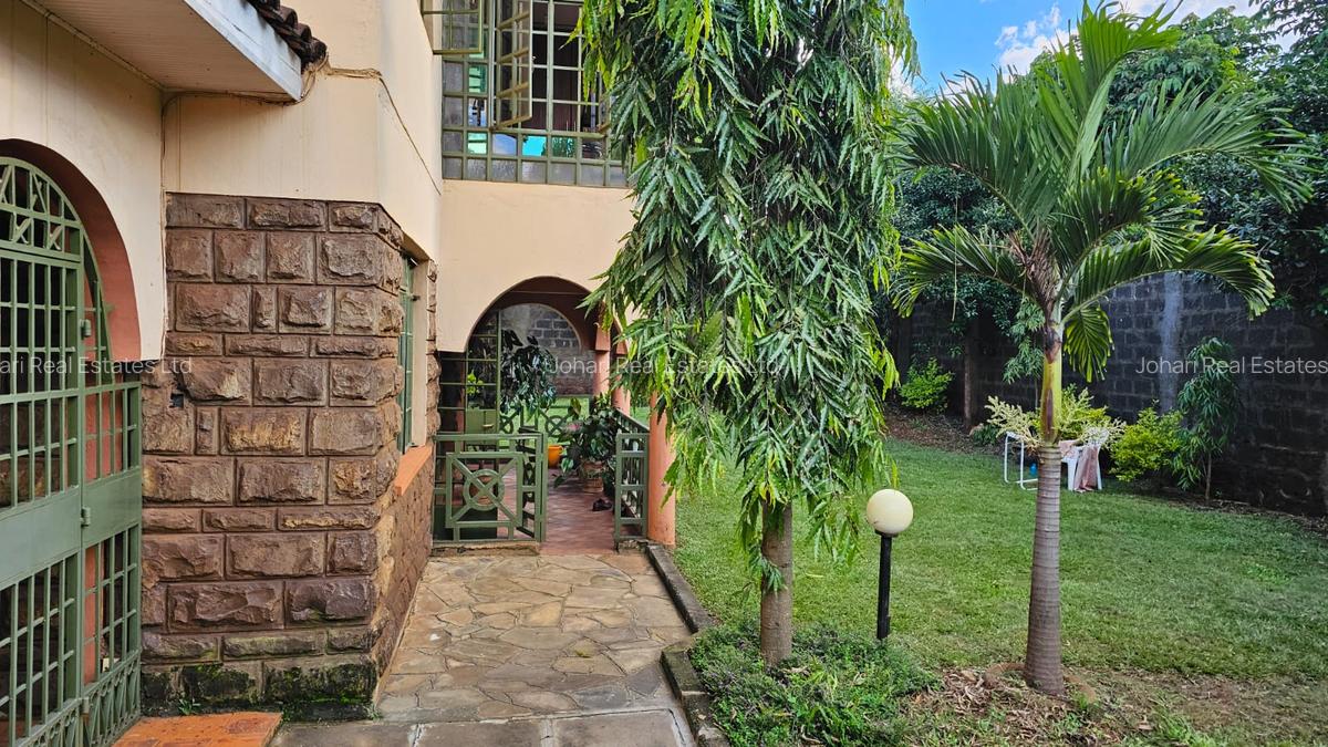 5 Bed House with En Suite in Membley - 12