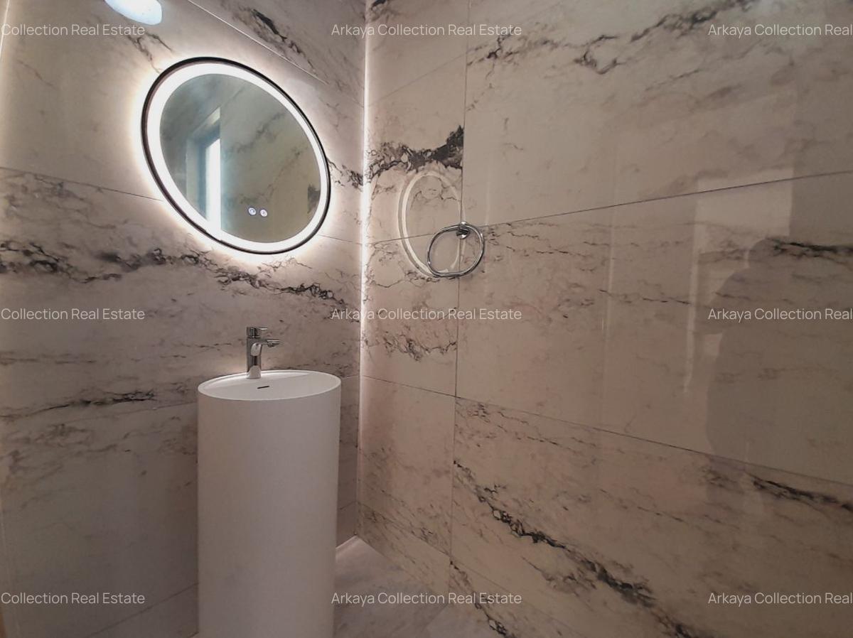 5 Bed Townhouse with En Suite in Lavington - 5