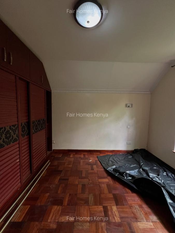 5 Bed Townhouse with En Suite at Othaya Road - 11