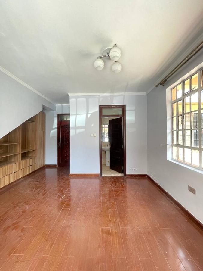 5 Bed Townhouse with En Suite in Lavington - 5