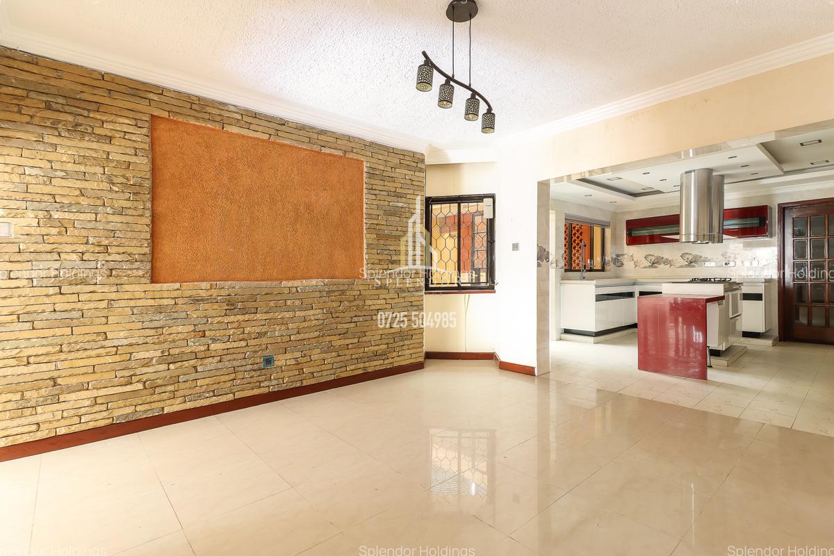 5 Bed Townhouse with En Suite in Lavington - 15