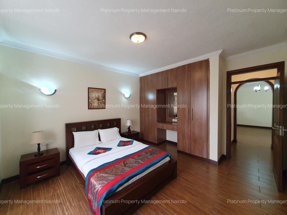 Serviced 2 Bed Apartment with En Suite at Brookside - 13
