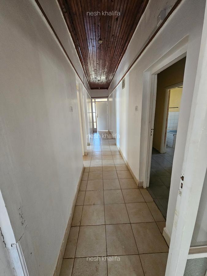 5 Bed Townhouse with En Suite in Mountain View - 6