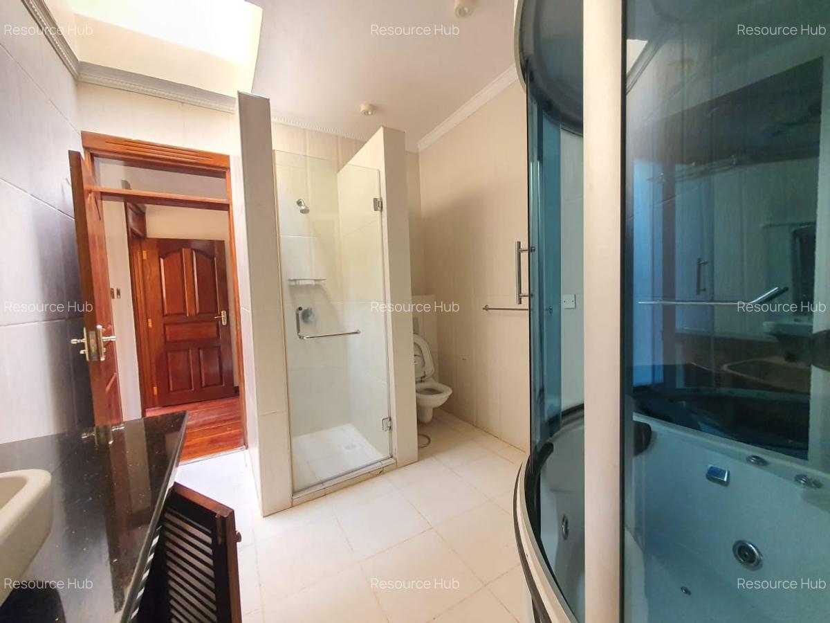 5 Bed House with En Suite at Kyuna - 10