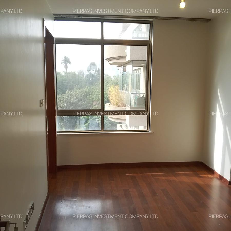 Serviced 3 Bed Apartment with En Suite in Parklands - 19