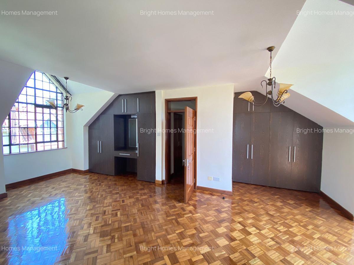 4 Bed Townhouse with En Suite in Lavington - 4