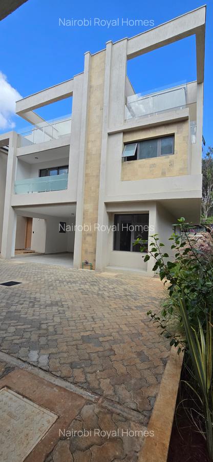 5 Bed Townhouse with En Suite at Lavington Green - 3