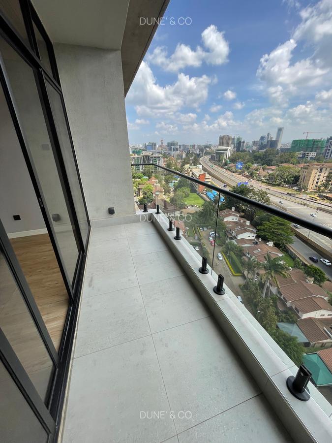 2 Bed Apartment with En Suite in Brookside - 5