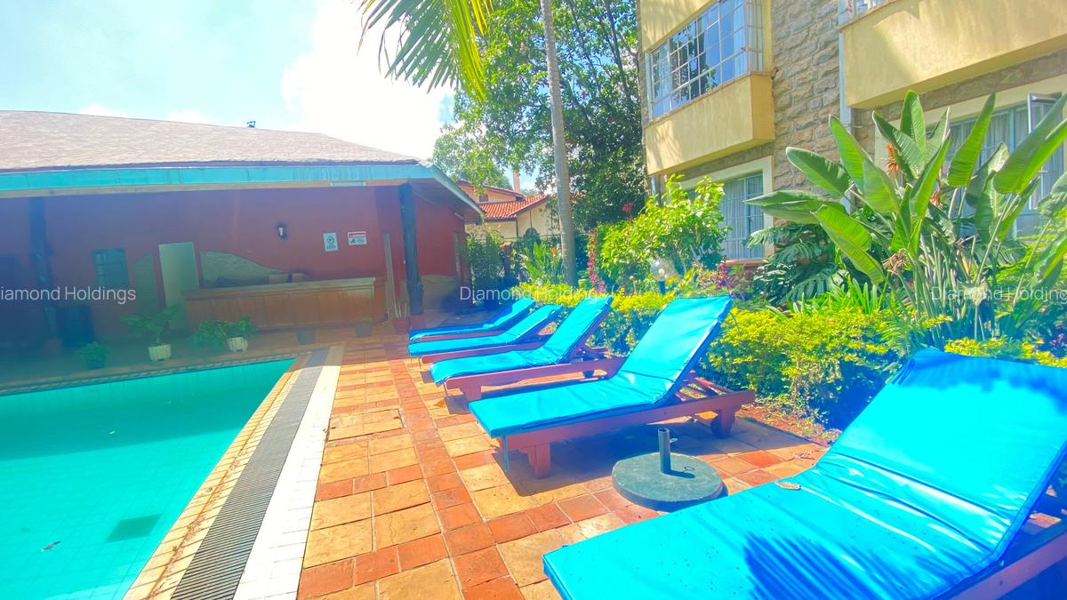 Serviced 2 Bed Apartment with En Suite at Brookside - 8