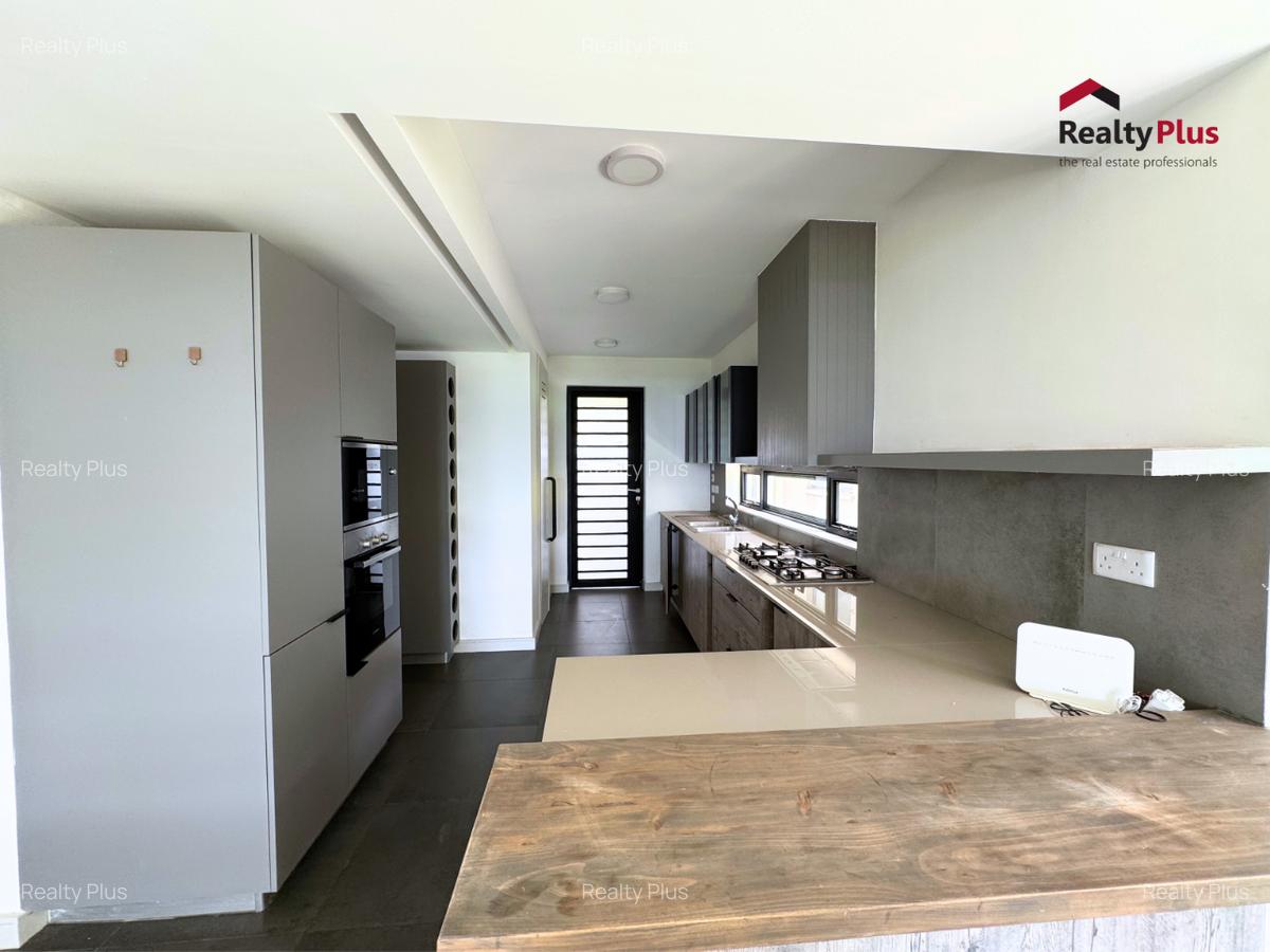 4 Bed Villa with En Suite at Tilisi Views - 10