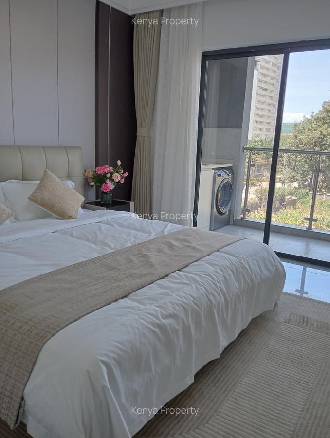 3 Bed Apartment with Swimming Pool at Wood Avenue - 15