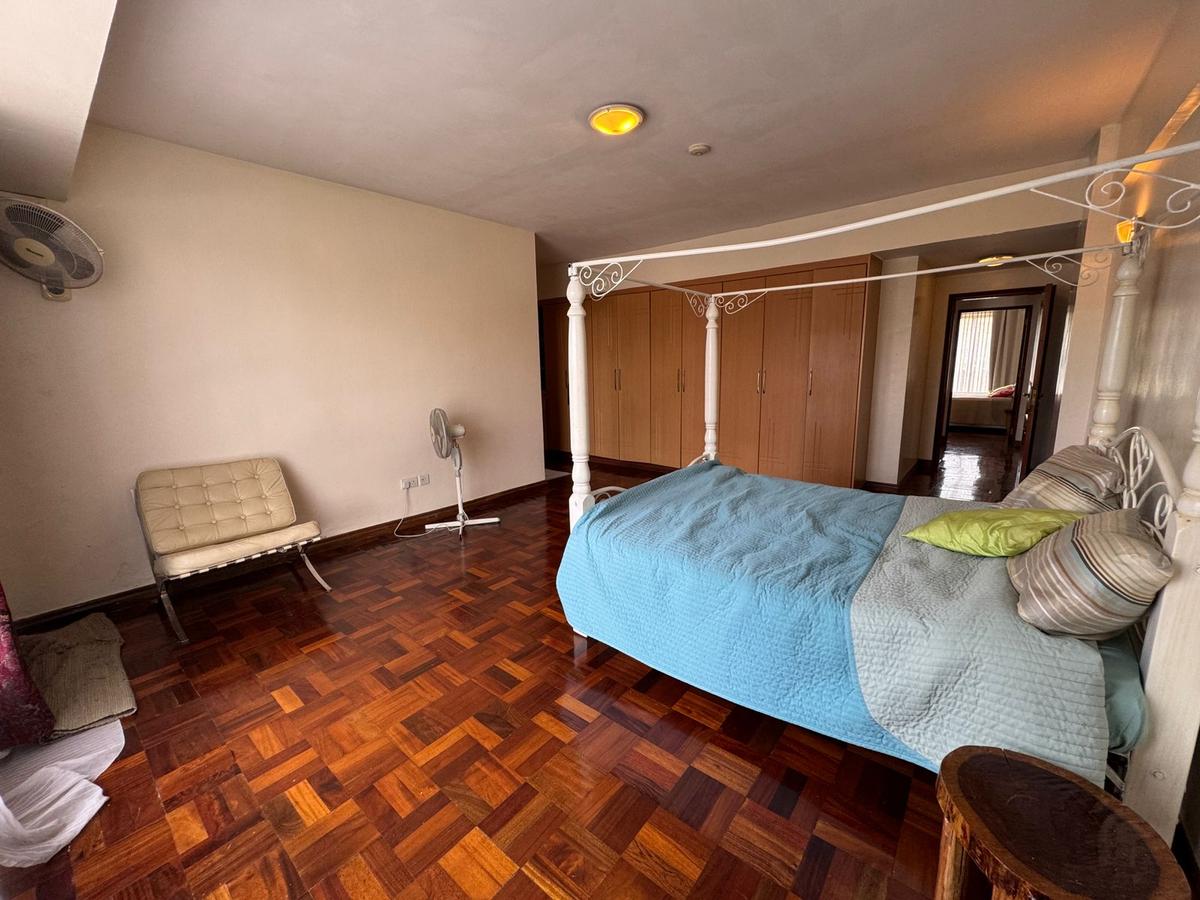 4 Bed Apartment with En Suite in Riara Road - 4