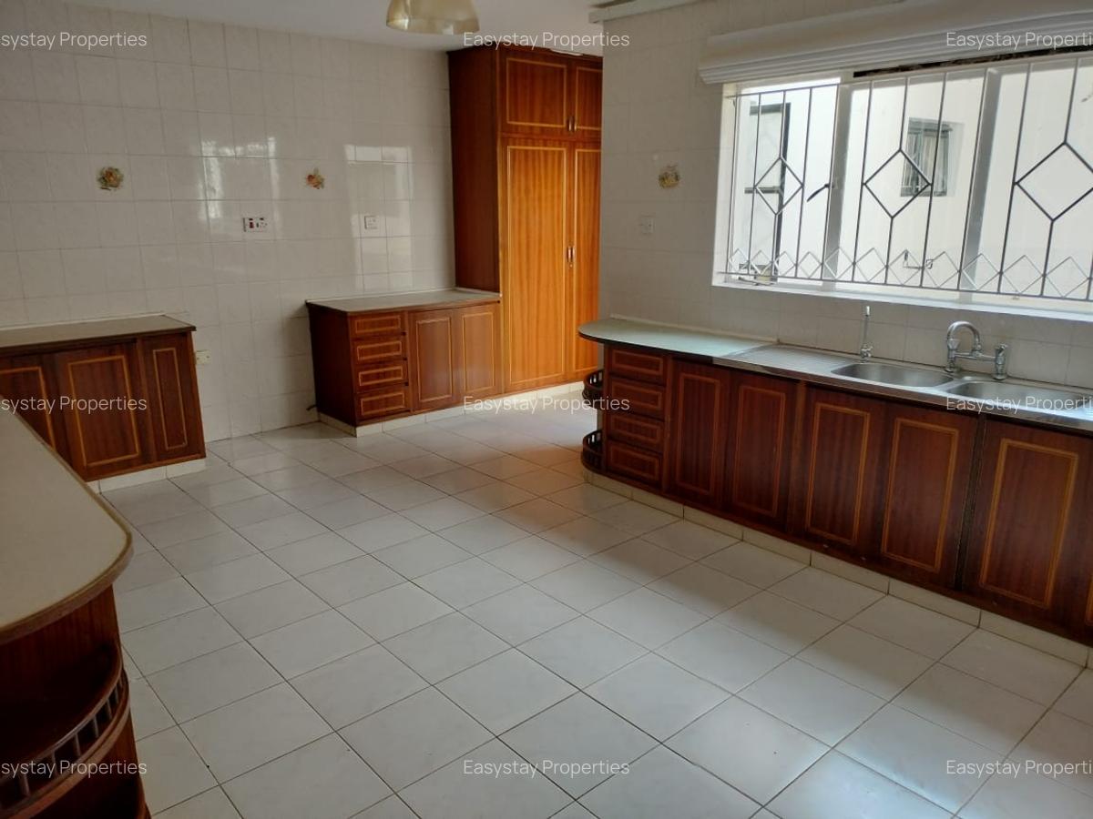 4 Bed Townhouse with En Suite in Lavington - 4