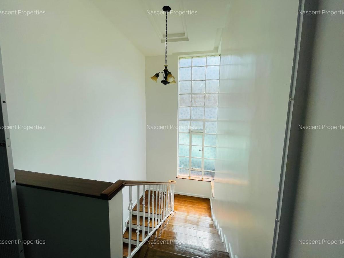 4 Bed Townhouse with En Suite in Kitisuru - 8
