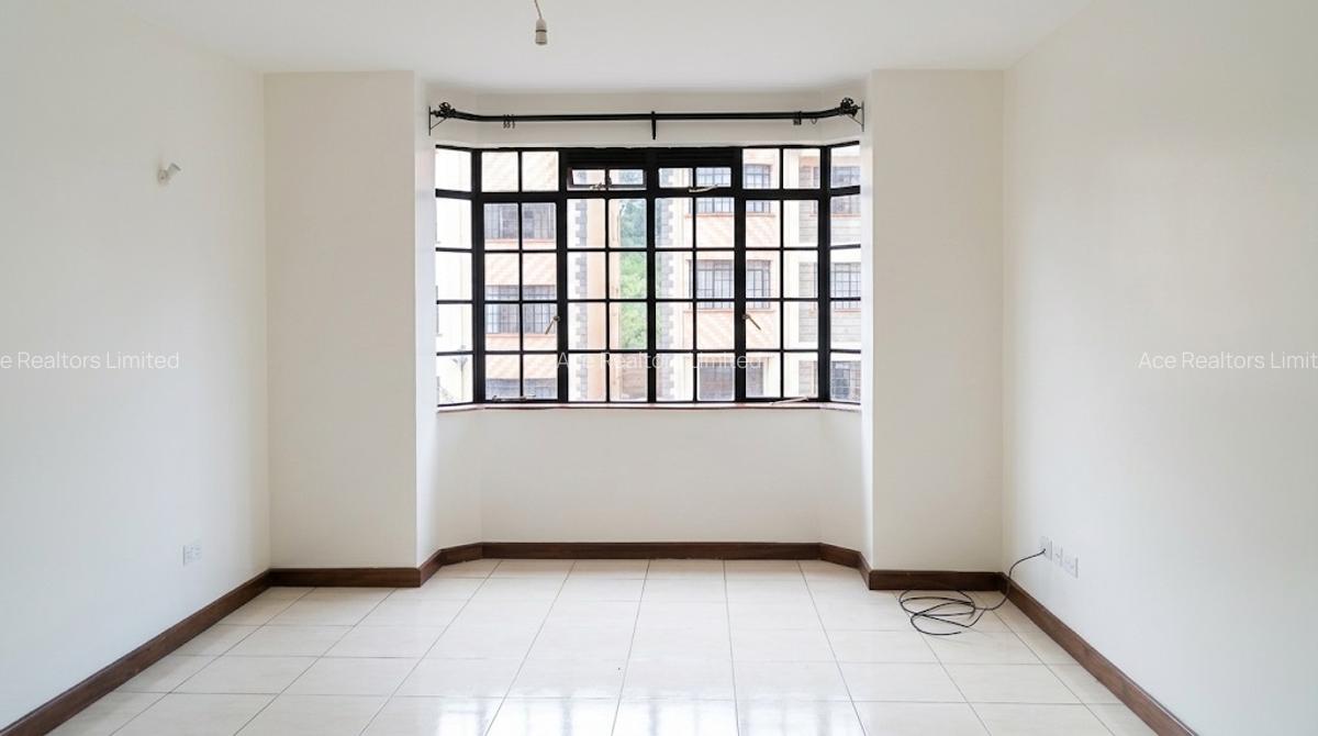 3 Bed Apartment with En Suite at Sports Road - 17