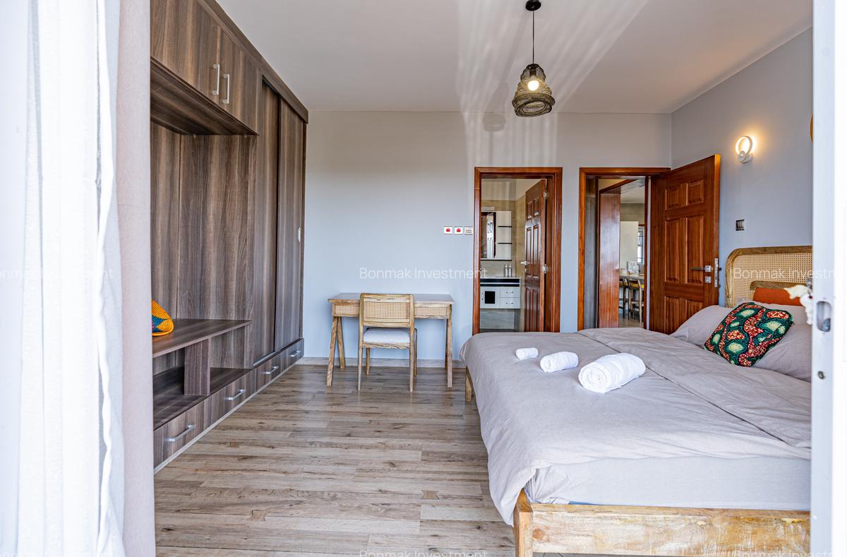 Furnished 2 Bed Apartment with En Suite at Brookside Drive - 4