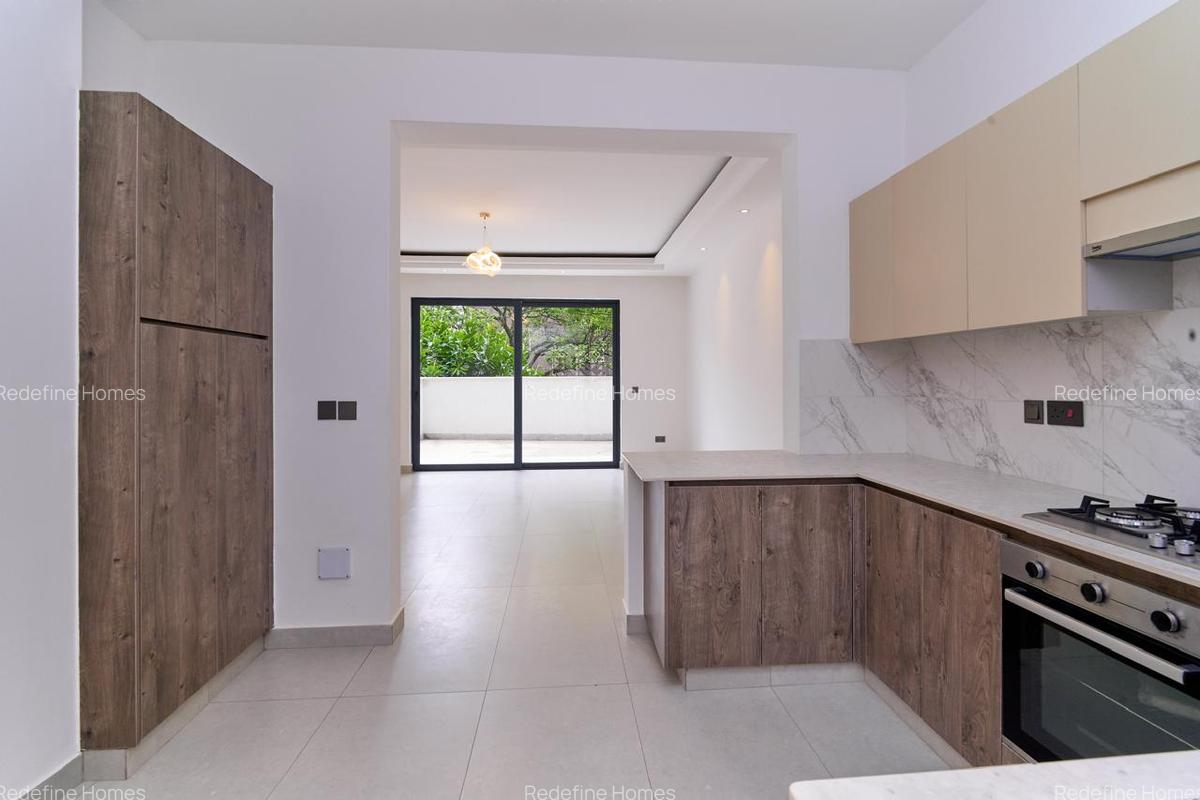 2 Bed Apartment with Gym in Brookside - 14